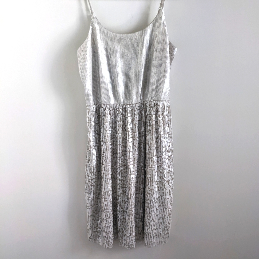 𝅺EXPRESS Champagne Sequin Shell Cocktail Mini Dress M Art Deco New Years Pearl